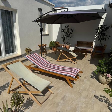 Beach House Oasis Villa Livak Kastela Exterior photo