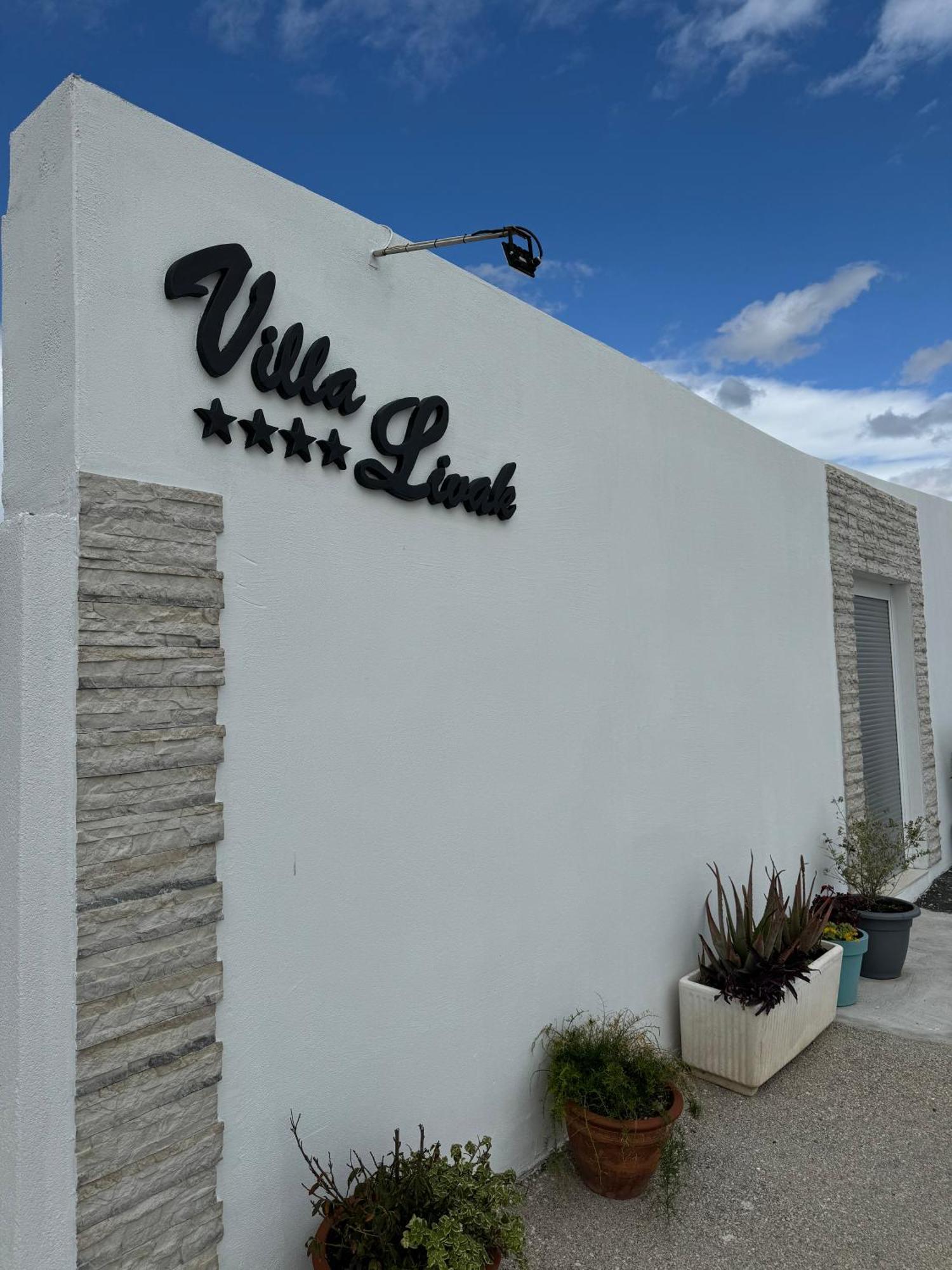 Beach House Oasis Villa Livak Kastela Exterior photo