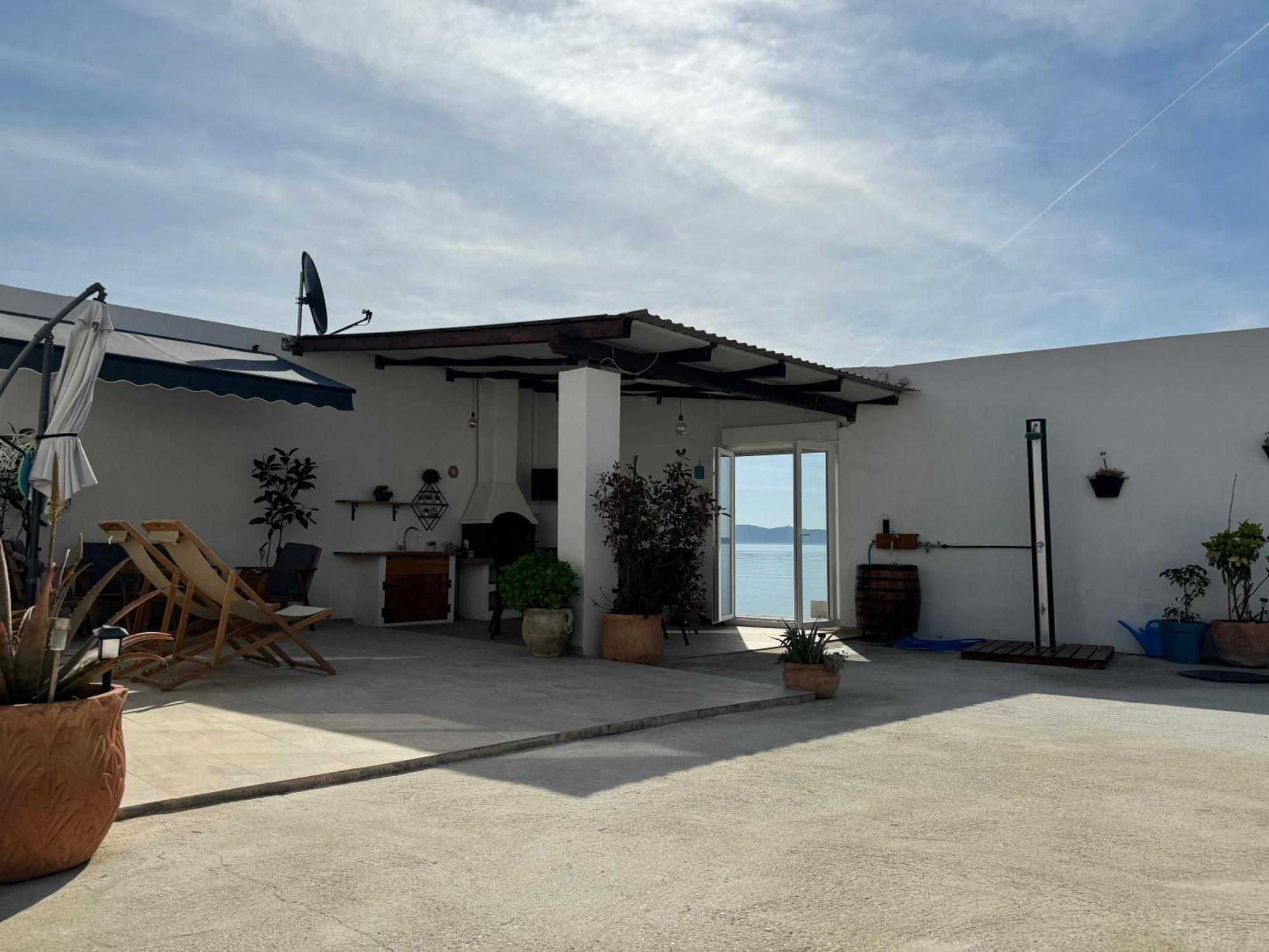Beach House Oasis Villa Livak Kastela Exterior photo