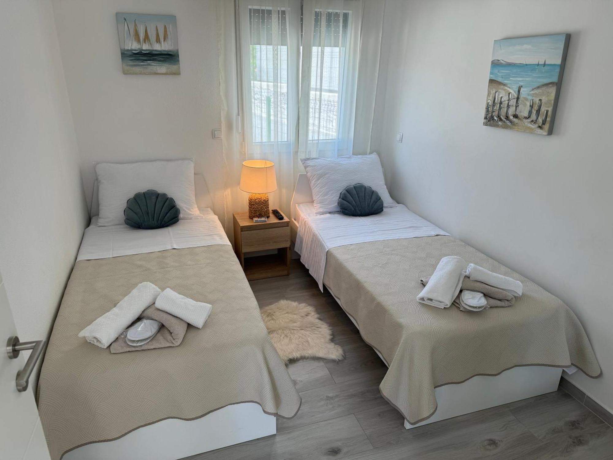 Beach House Oasis Villa Livak Kastela Exterior photo