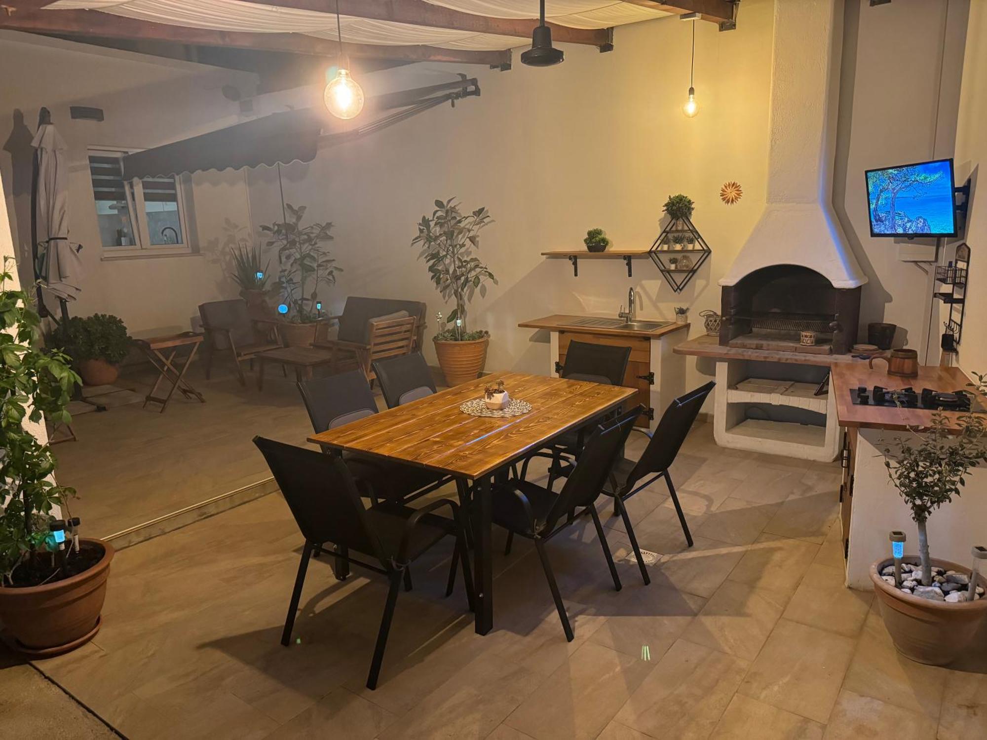 Beach House Oasis Villa Livak Kastela Exterior photo